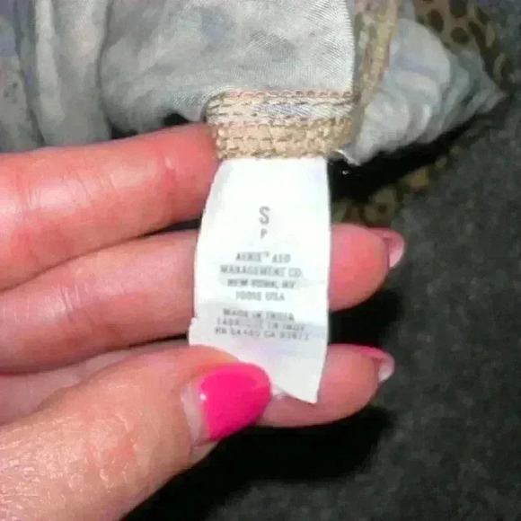 Aerie Leopard Animal Print Pull-On Paperbag Style Cuffed Camp Short Size S Small - Picture 4 of 6